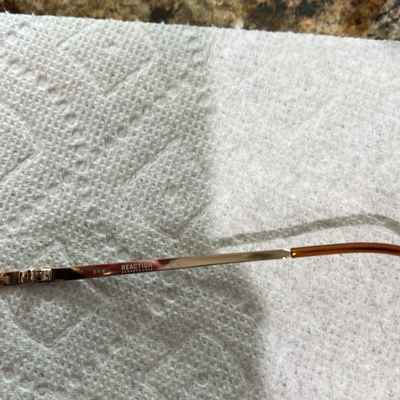 NWOT Kenneth Cole Reaction sunglasses - Picture 8 of 8